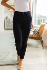 Edith Mid Rise Classic Slim Jeans in Black