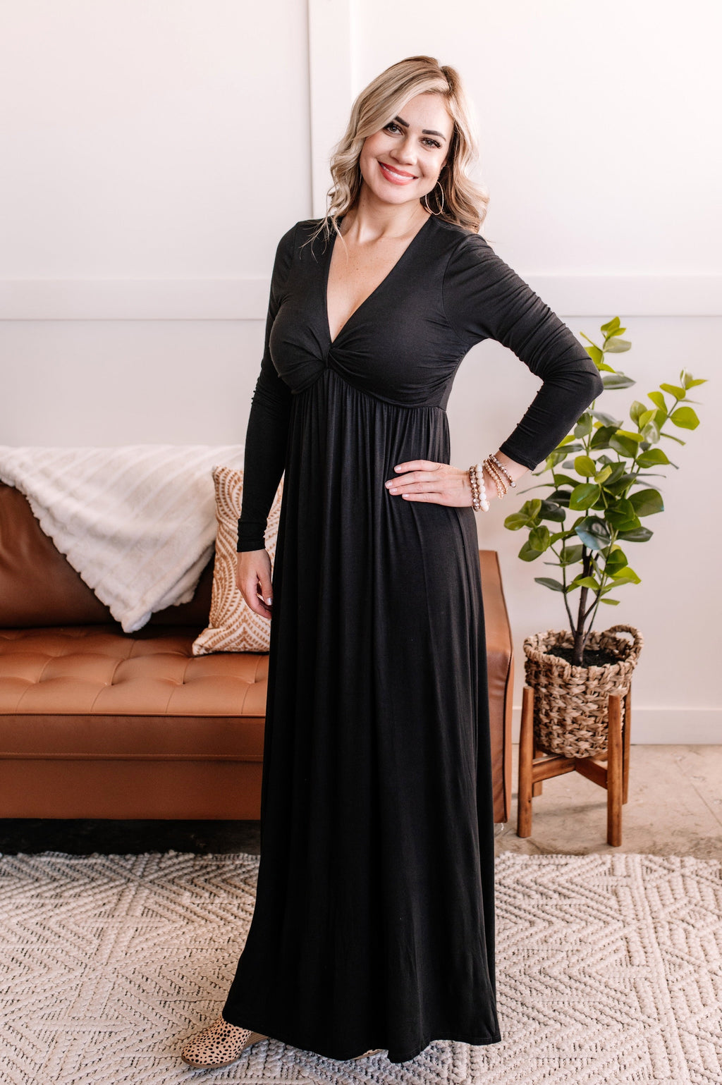 *Size M: Cover Girl Twisted Front Long Sleeve Maxi Dress in Soft Black By White Birch