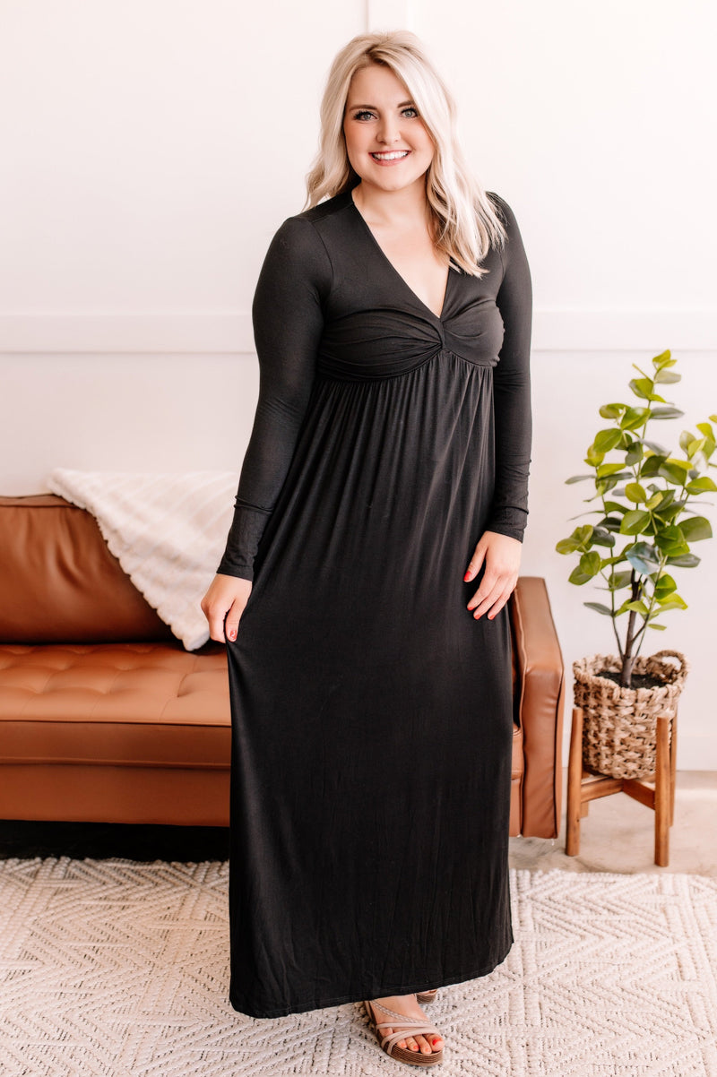 *Size M: Cover Girl Twisted Front Long Sleeve Maxi Dress in Soft Black By White Birch