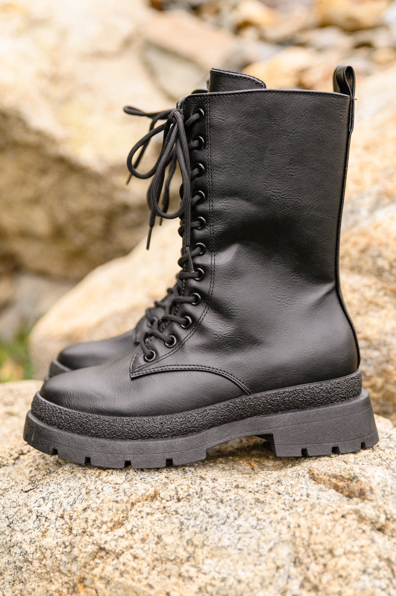 Fresh Feels Combat Boots In Black