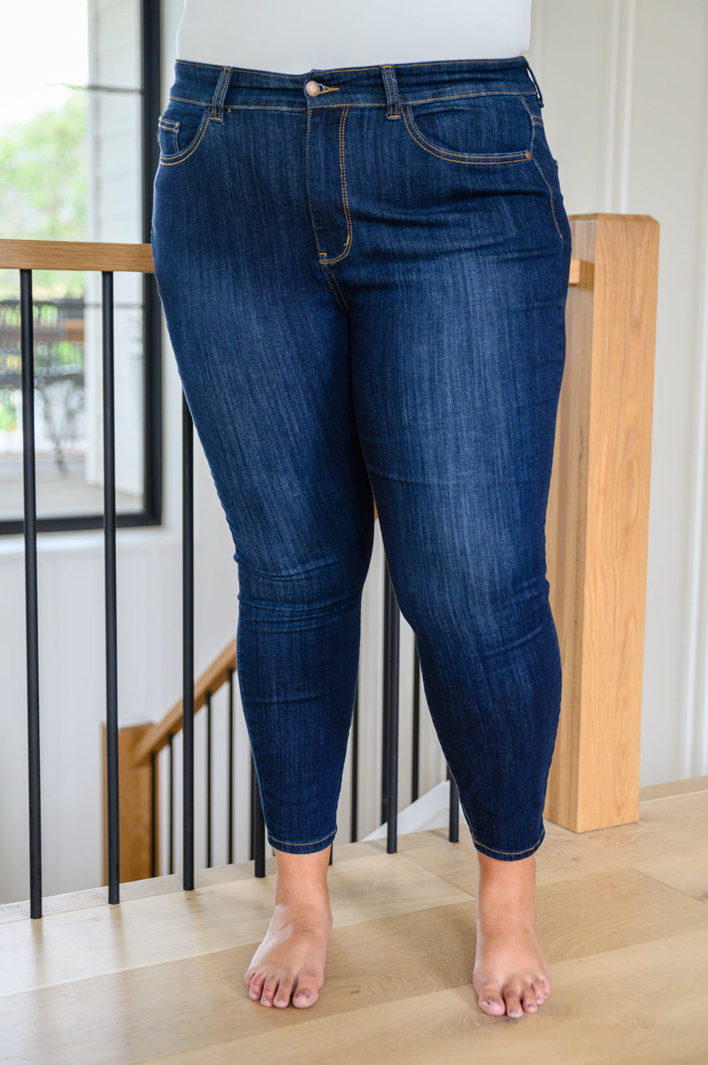 Georgia Back Yoke Skinny Judy Blue Jeans with Phone Pocket